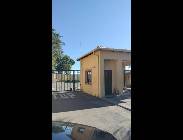2 BEDROOM TOWNHOUSE FOR SALE IN SUNDOWNER